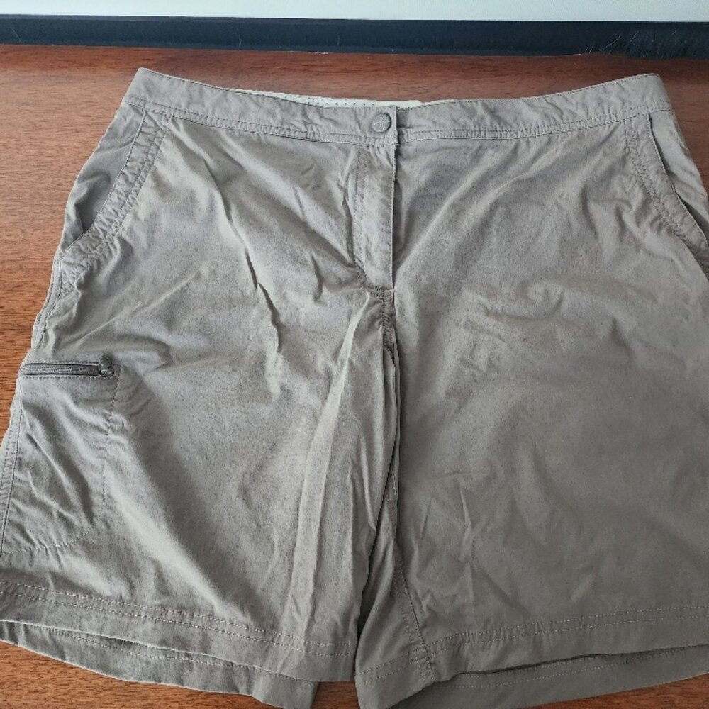 LL Bean Brown Shorts, size 18
